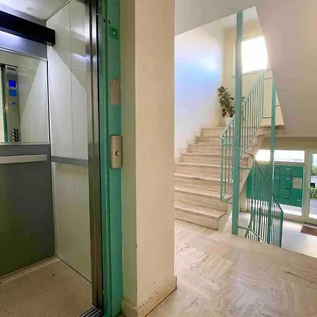 Super Near Basel Bale Private Parking *