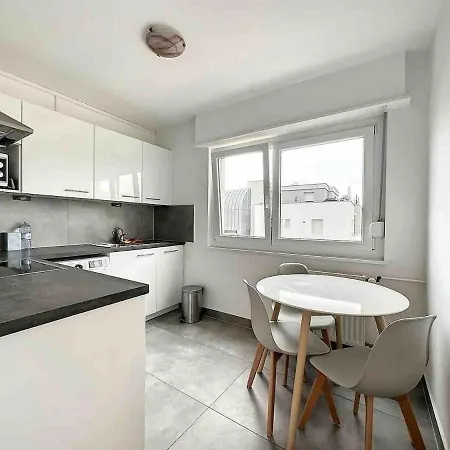 Super Near Basel Bale Private Parking *