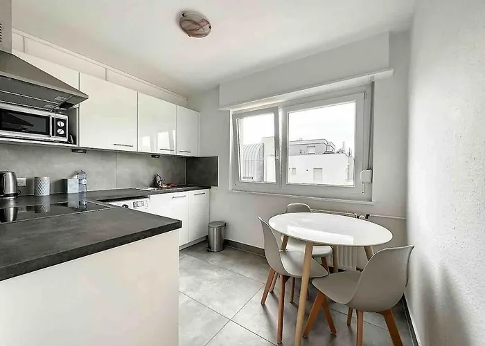 Super Near Basel Bale Private Parking *
